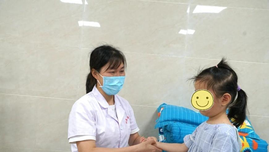 13岁女孩练就飞刀绝技,香港2823澳门新资料大全免费,最佳精选解释落实_VR版V13.61
